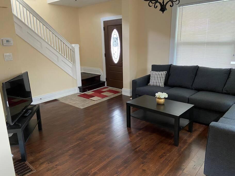 Holiday home Falls Family House 5 Min Walk To Casino Falls Attractions!! *