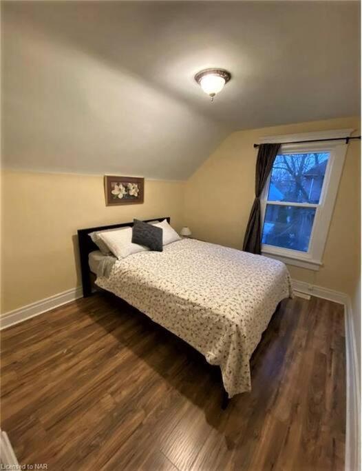 Falls Family House 5 Min Walk To Casino Falls Attractions!! Niagara Falls