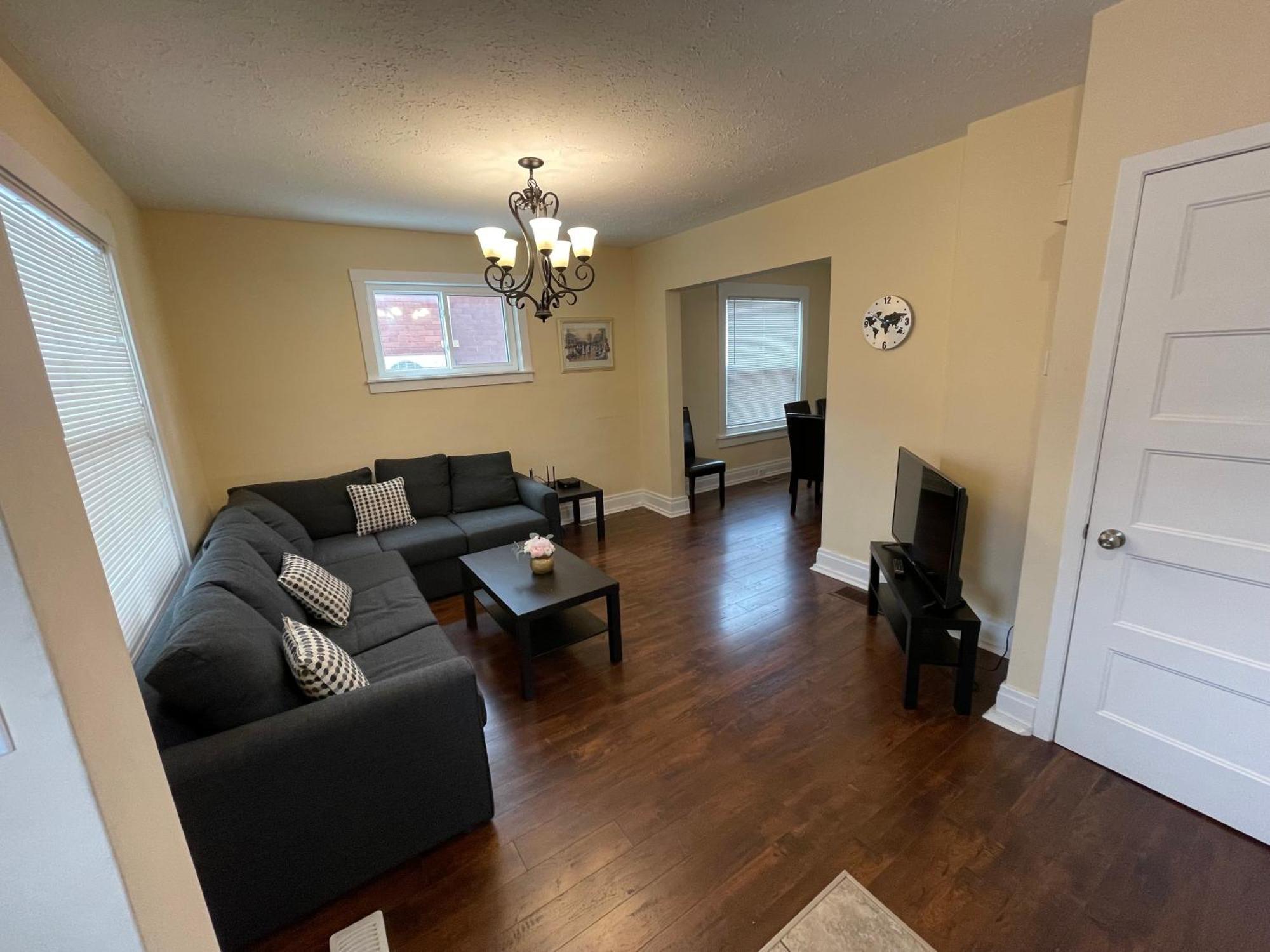 Holiday home Falls Family House 5 Min Walk To Casino Falls Attractions!! *
