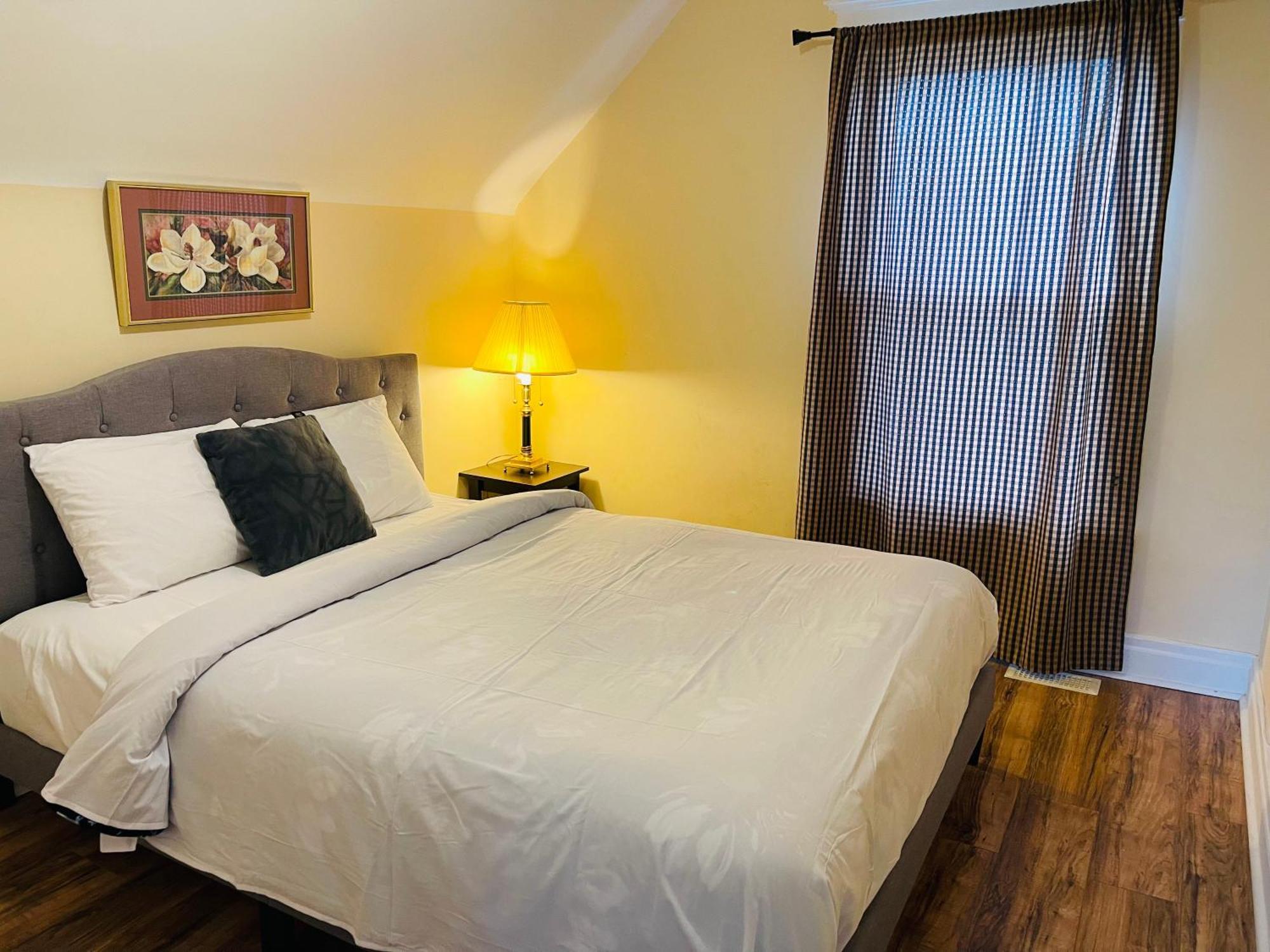 Falls Family House 5 Min Walk To Casino Falls Attractions!!